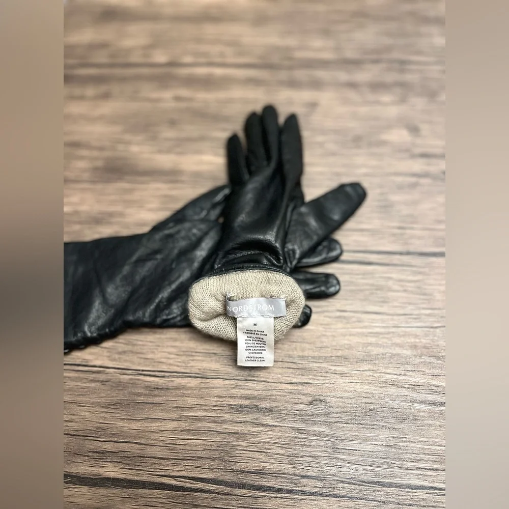 Vintage Cashmere-Lined Sheepskin Leather Gloves with Button Accents